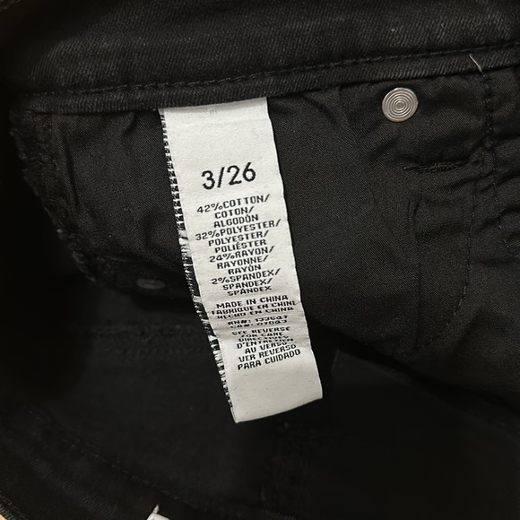 SIZE 4 - Fashion nova curvy black jean skirt - Picture 4 of 4